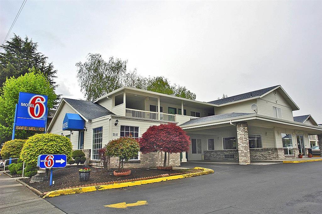 Motel 6 Portland Mall - 205 Exterior photo