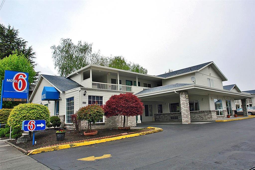 Motel 6 Portland Mall - 205 Exterior photo