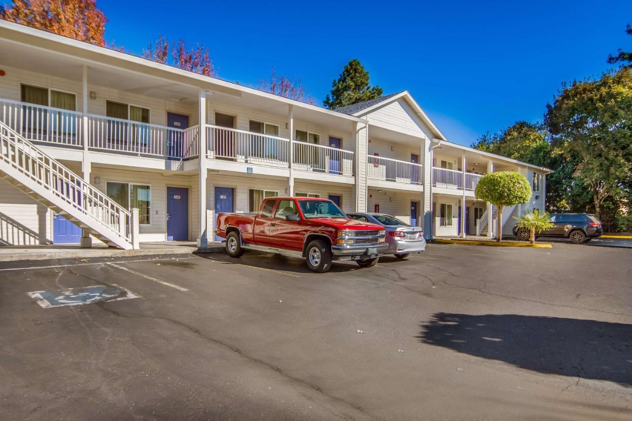 Motel 6 Portland Mall - 205 Exterior photo